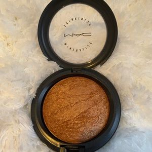 MAC Mineralize Skinfinish Highlight Face powder